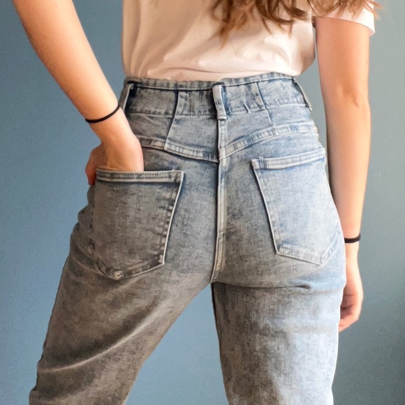 Mom Jeans - Picture 4 of 6